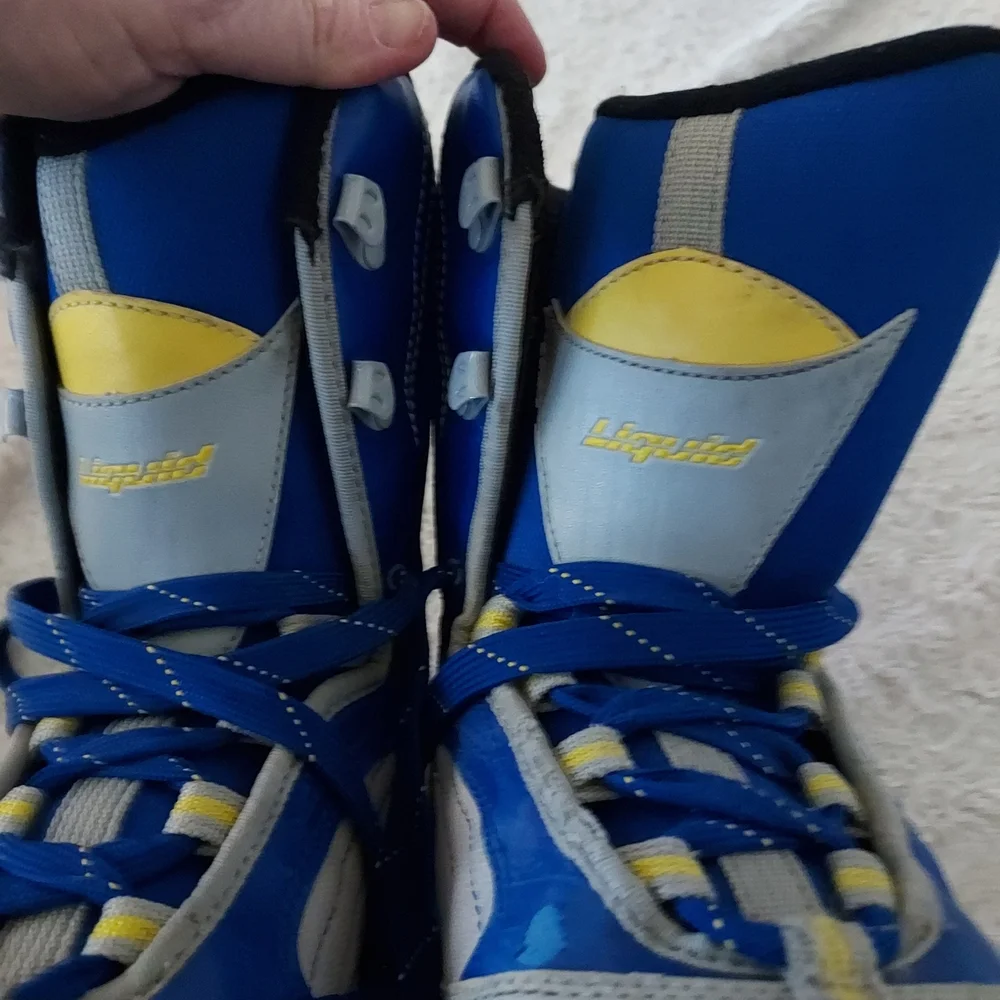 Liquid Snowboard Boots Hot Rod Blue Gray Kids US 5 Winter Snow Outdoor